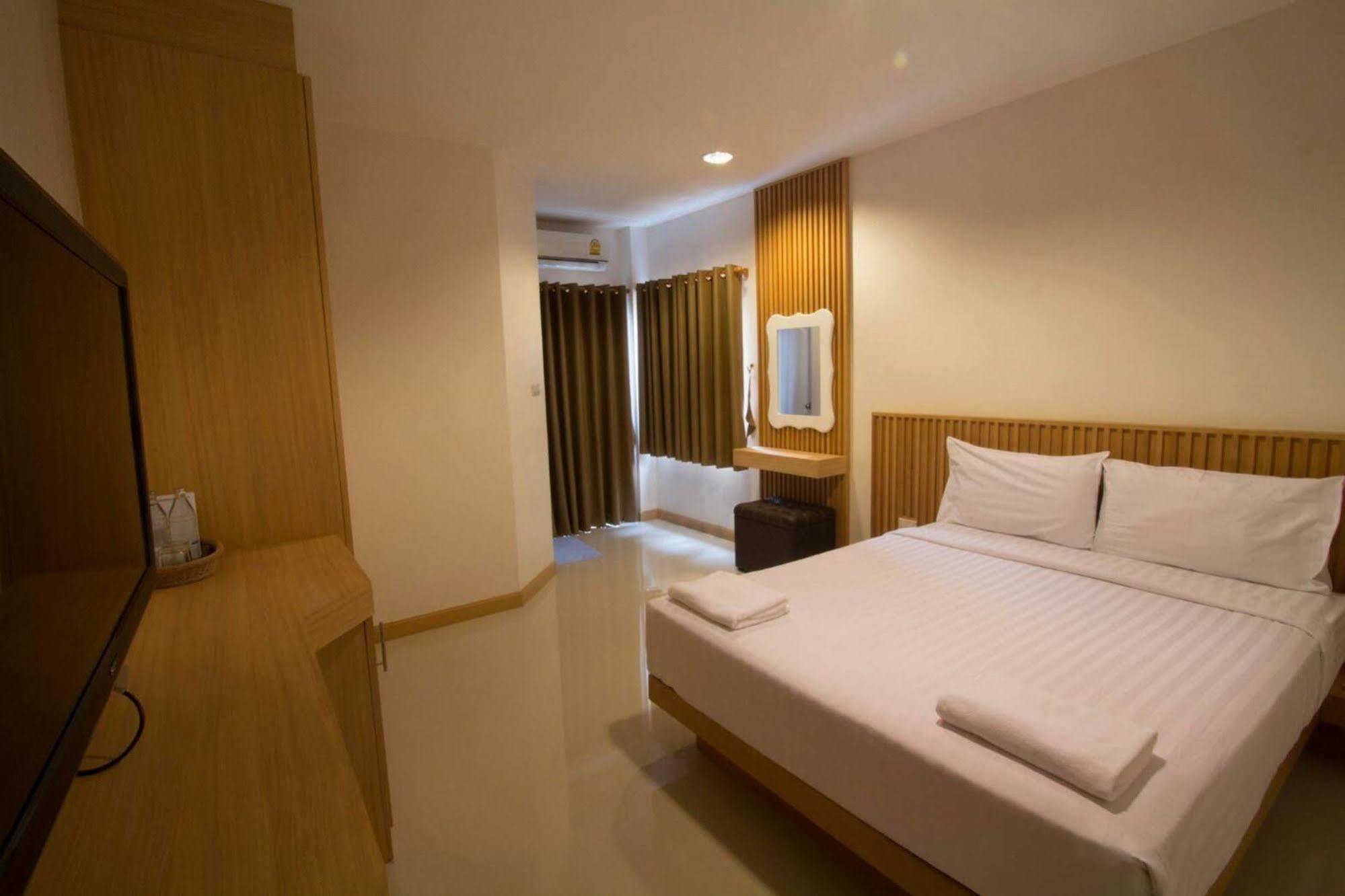Fortune Surin Hotel Esterno foto
